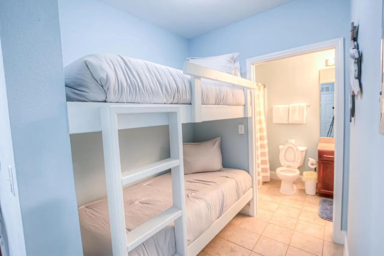Holiday home Large 3 Bd Penthouse 2120 In Laketown, Great Views And Amenities!